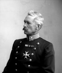Portrett, Trygve Olavsøn Klingenberg (1842-1932), i uniform 