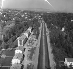 Oslo, 02.05.1959. Flyfoto fra innfartsveier og drabantbyer.