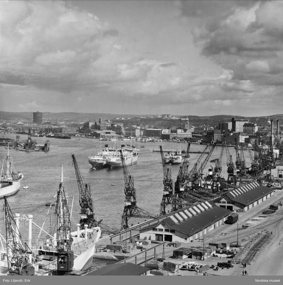 Vy över Göteborgs hamn