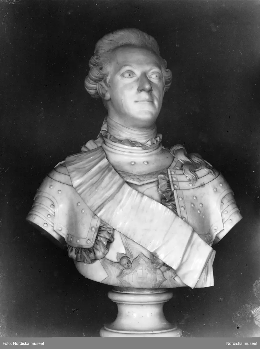 Byst av Gustaf III  utförd av J A Houdon (1741-1828). 
