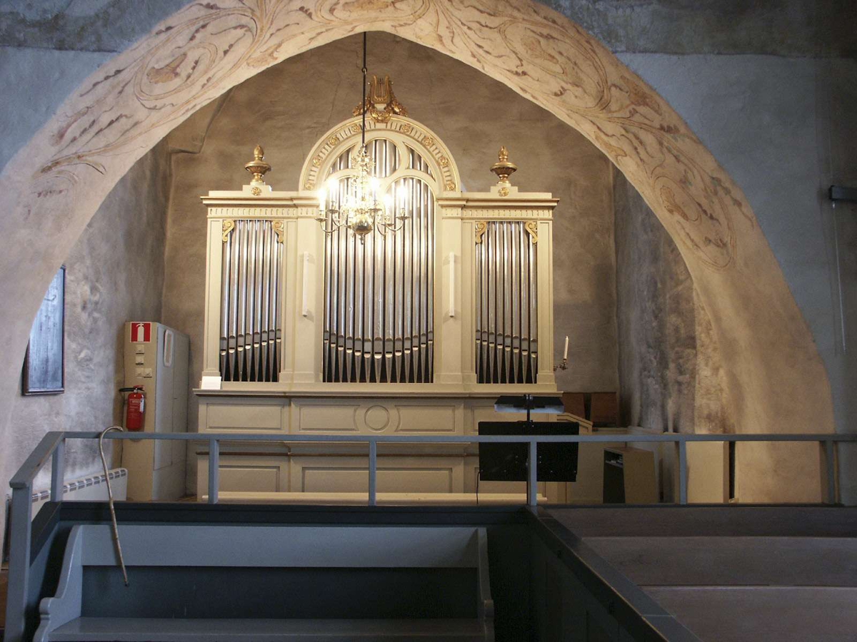 Orgeln i Biskopskulla kyrka, Biskopskulla socken, Uppland december 2002