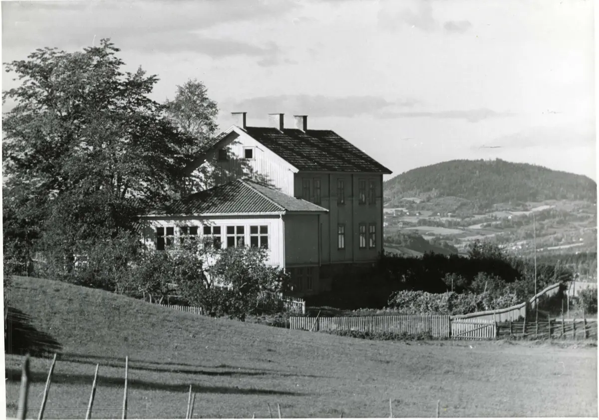 Romholt skole, den eldste skolebygningen med tilbygg