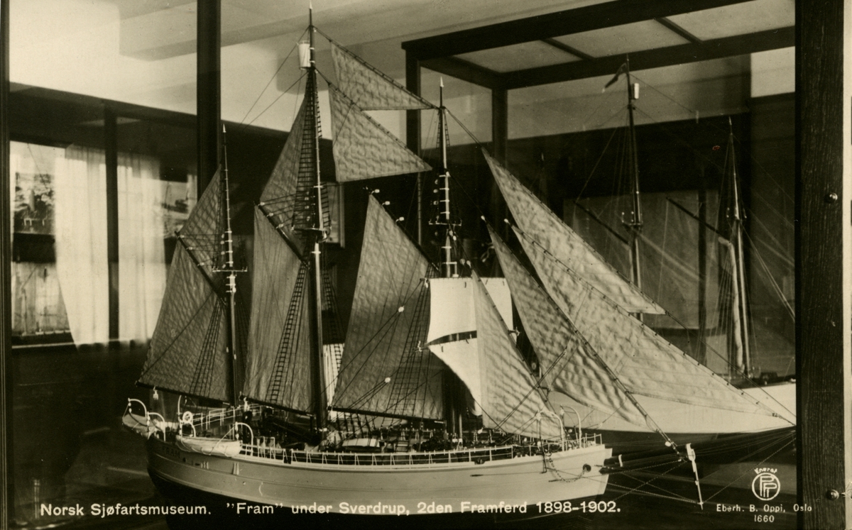 Skipsmodell av 'Fram'(b. 1892, Colin Archer's Verft, Larvik).  - under Sverdrups andre Framferd 1898 - 1902.