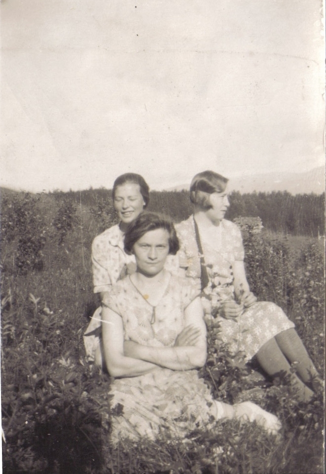 Samling fotografier etter Olga Beldo f. Eliassen