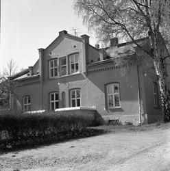 Fabrikkbestyrerens hus i Sagveien 24. Tverrgavlen ble bygget