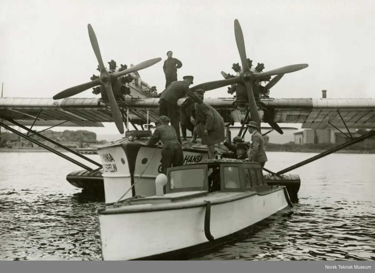 NLRs motorbåt, "Super-Wal" og kaptein Meisterlin, på Gressholmen,  1933-34. Motor: Bristol Jupiter.