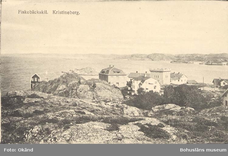 Tryckt text på kortet: "Fiskebäckskil. Kristineberg."
"Förlag: Tekla Bengtssons Pappershandel, Fiskebäckskil."