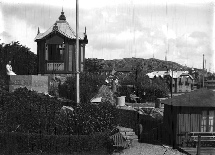 Lusthus vid familjen Murrays trädgård i Kyrkvik, Lysekil år 1900