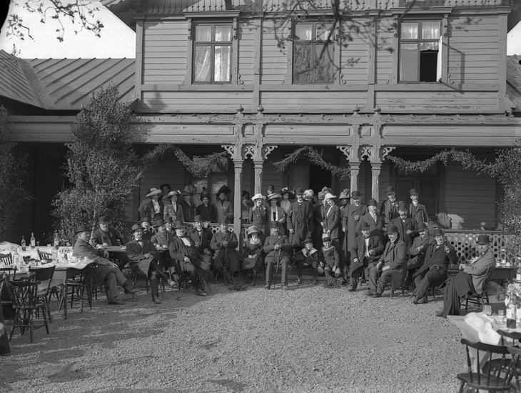 Enligt fotografens noteringar: "Pontus Vikners fästen i Föreläsningssalen 1912 ?"