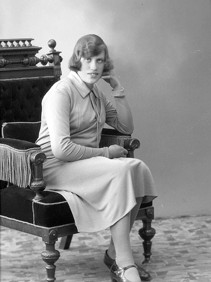 Enligt fotografens journal nr 6 1930-1943: "Pettersson, Sonja Uppegård Här".