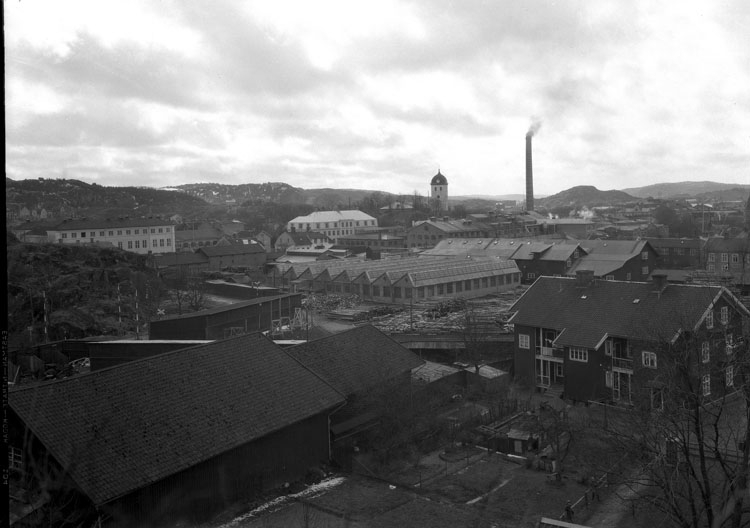 Uppgift enligt fotografen: "Uddevalla. Tändsticksfabriken från nordost."