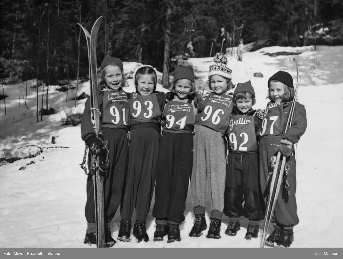 Tomm Murstad barneskiskole, jenter, startnummer, ski