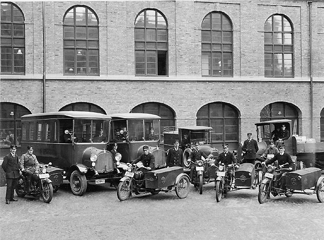 Göteborg 1, postkontor. 1925.  Posthuset vid Drottningtorgeti Göteborg (posthusgården).