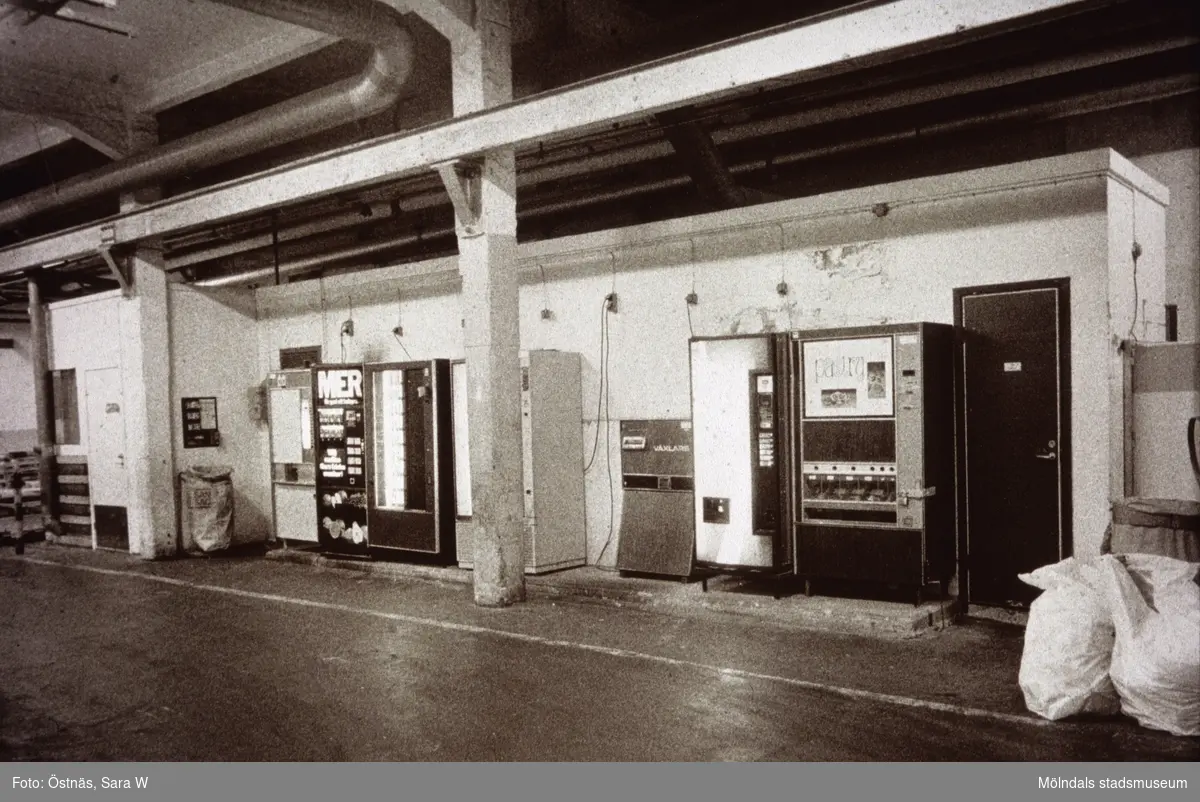 Varuautomater på Papyrus i Mölndal, år 1990.