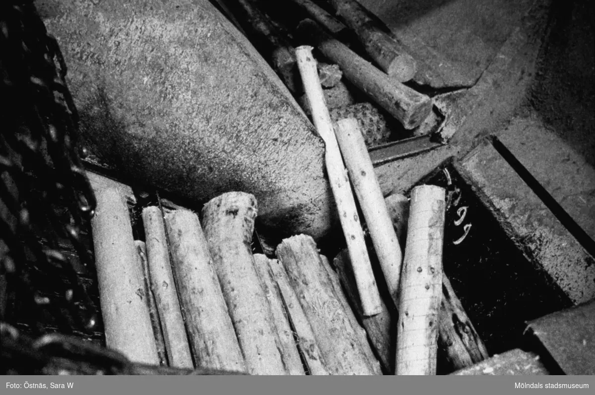 Massaved på väg till sliperiet på pappersbruket Papyrus i Mölndal, år 1990.
