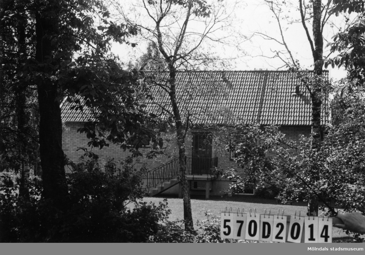 Byggnadsinventering i Lindome 1968. Annestorp 1:89.
Hus nr: 570D2014.
Benämning: permanent bostad.
Kvalitet: mycket god.
Material: gult tegel.
Tillfartsväg: framkomlig.
Renhållning: soptömning.