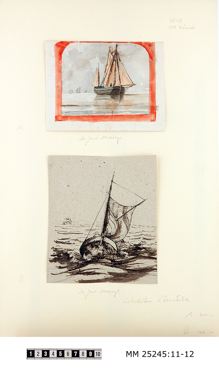 Akvarell föreställande en segelbåt. Siluetter av fartyg i bakgrunden. Ram i rött, möjligen förställande ett fönster. Bilden monterad på vitt papper tillsammans med MM 25245:12. Blyertsanteckning på det vita pappret: "Av Jacob Adelborg". Även akvarell på baksidan, ett porträtt.