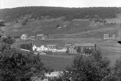 Kristian Welzien Holsts gård i Samasjøen, ca 1912. I bakgrun