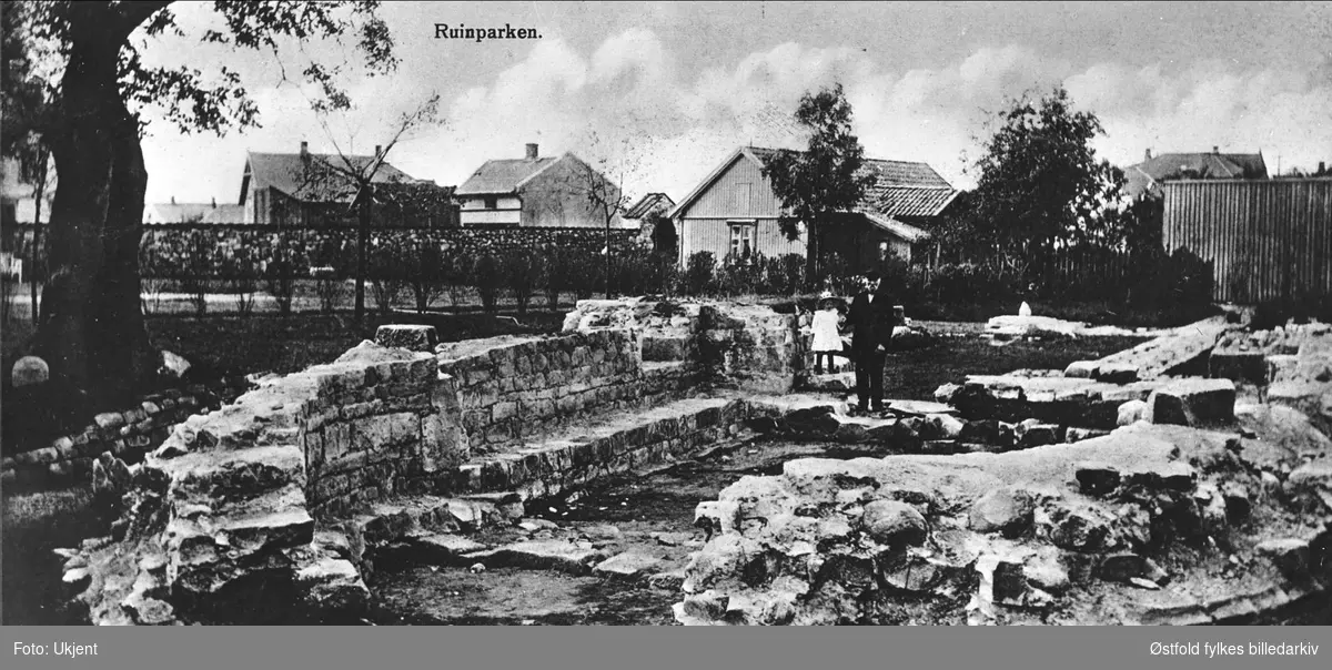 Ruinparken På Borgarsyssel Museum i Sarpsborg. ca. 1920.