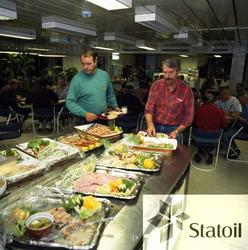 Matserveringen ser delikat ut i kantinen på Statfjord C.