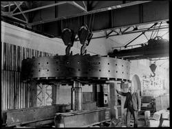 Hafslund A/S i Skjeberg, 1936. Interiør fra kraftstasjon. En