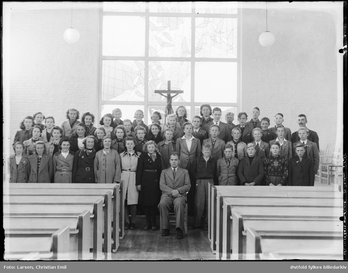 Konfirmanter høsten 1939.
Ukjent kirke.