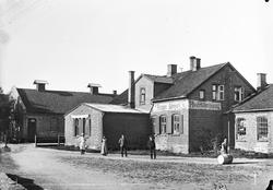 Rygge meieri.
Kan  en av de fire være: Hans Christian Arnes