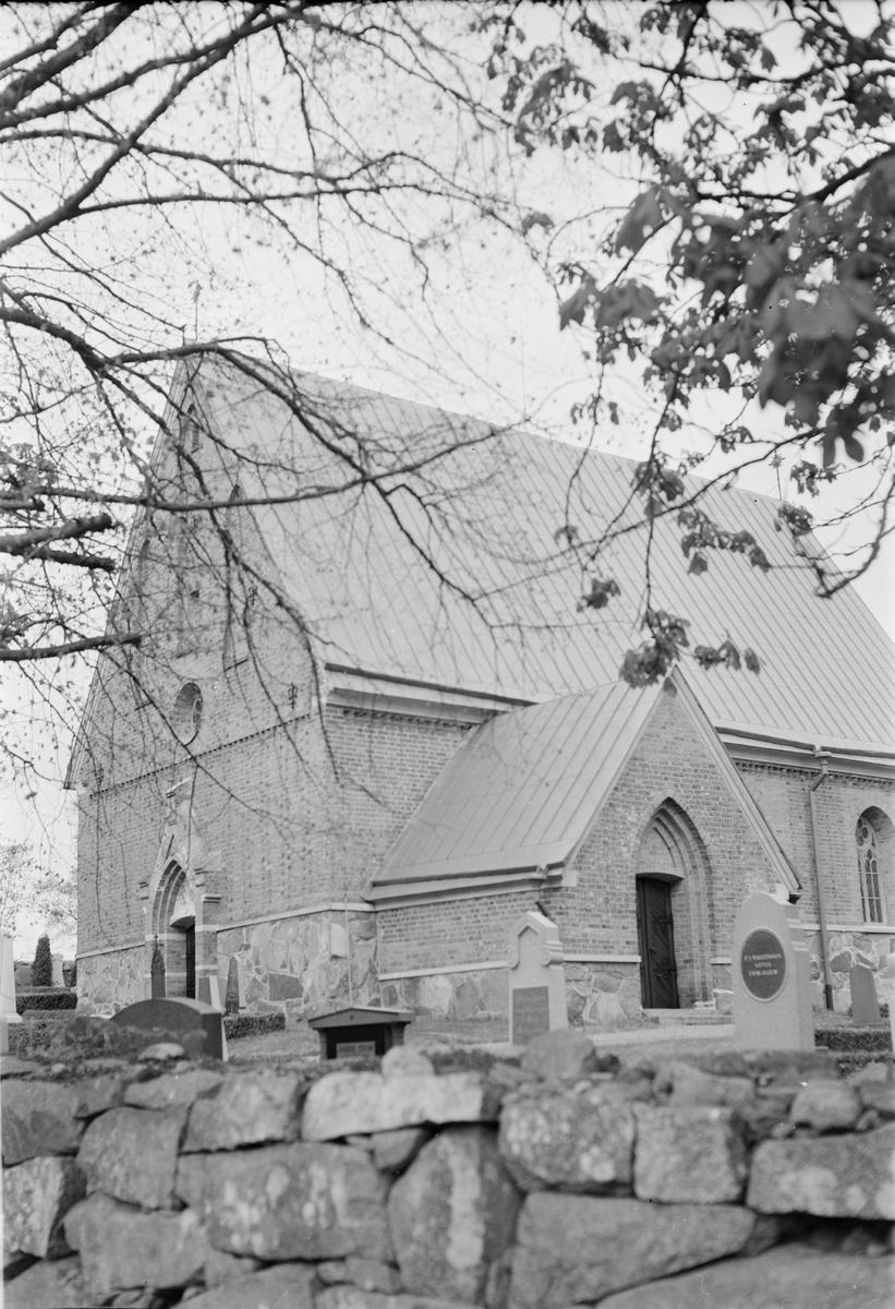 Tuna kyrka restaurerad, Tuna socken, Uppland, maj 1952