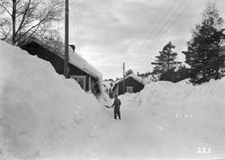 Mye snø ved Brakkan, Løkken Verk, vinteren 1955.