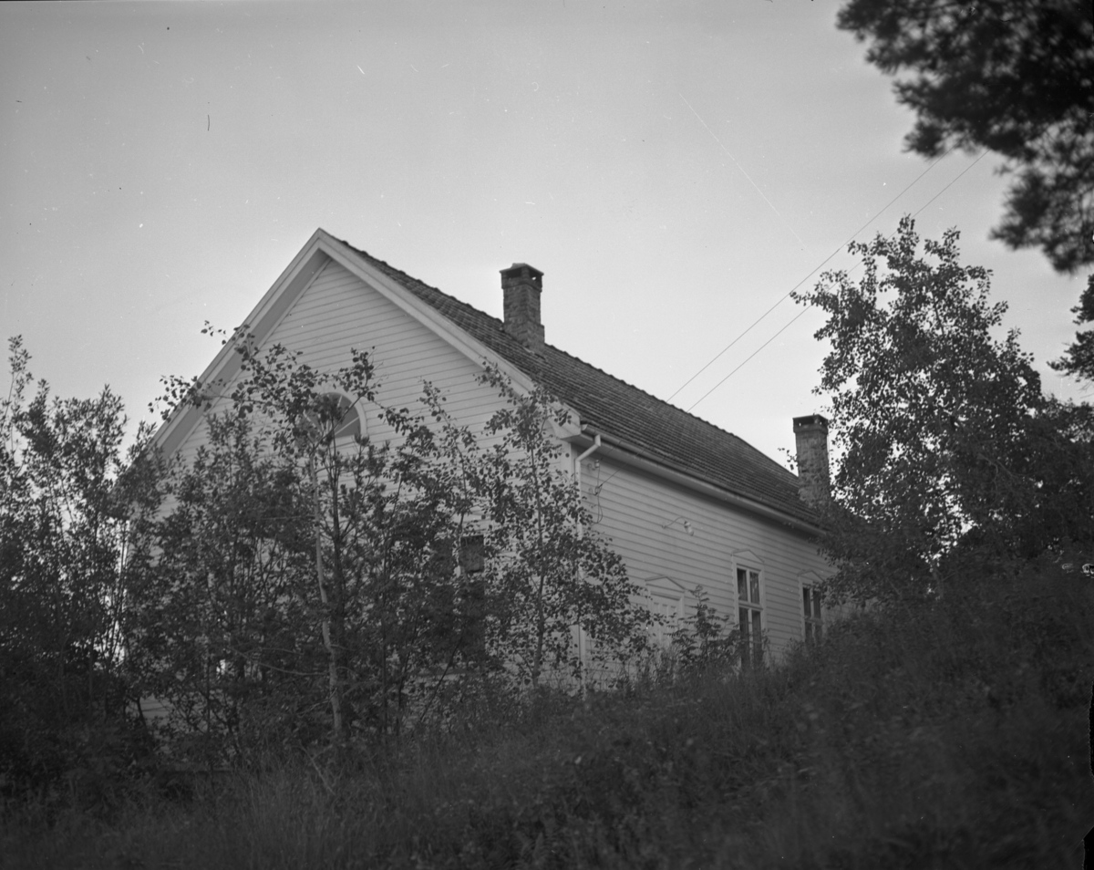 Vardens arkiv. "Bamble Bedehus" 06.08.1953