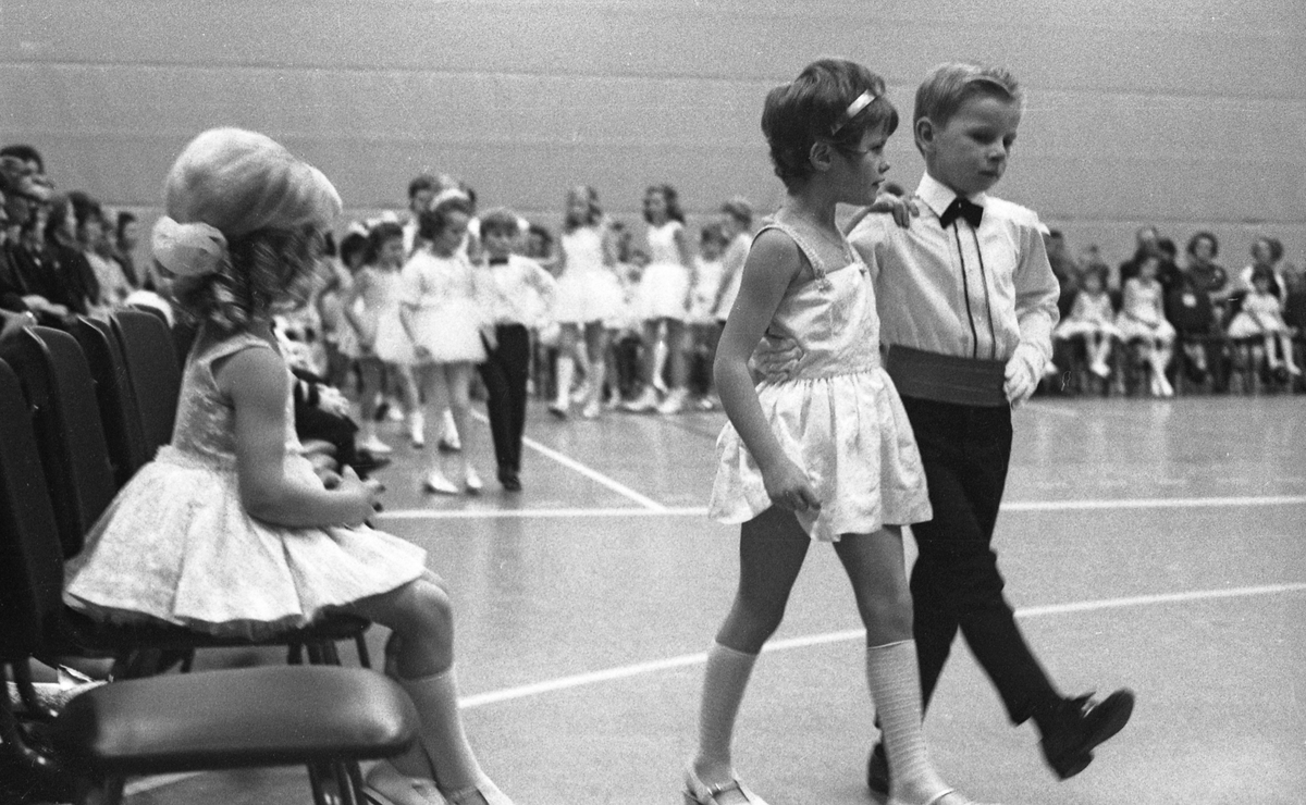 Danseskolebilder - Desember 1970.