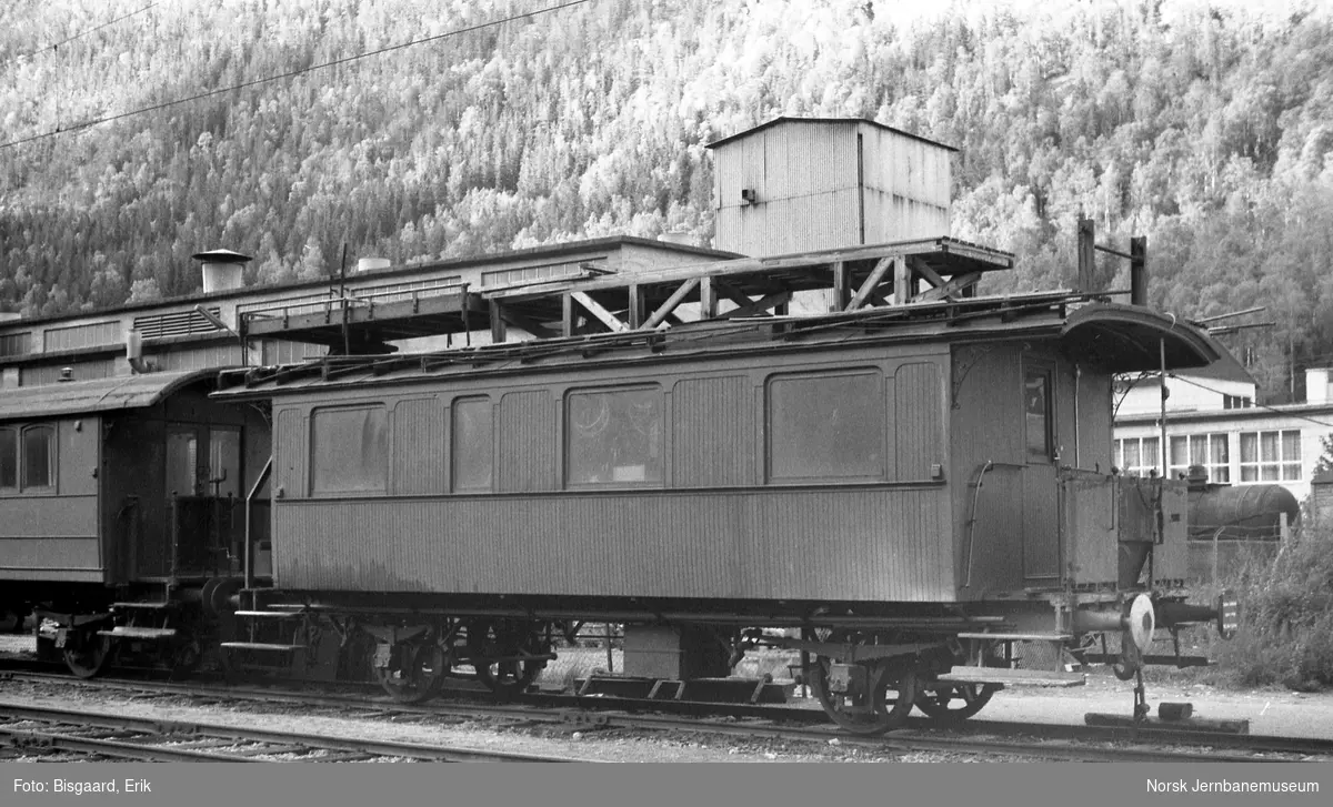 Rjukanbanens internvogn litra X nr. 89 Rjukan stasjon