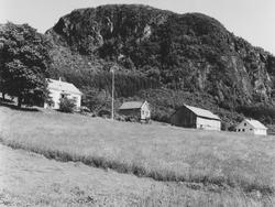 Prospektfotografi av gården Leirvåg i Solavågen