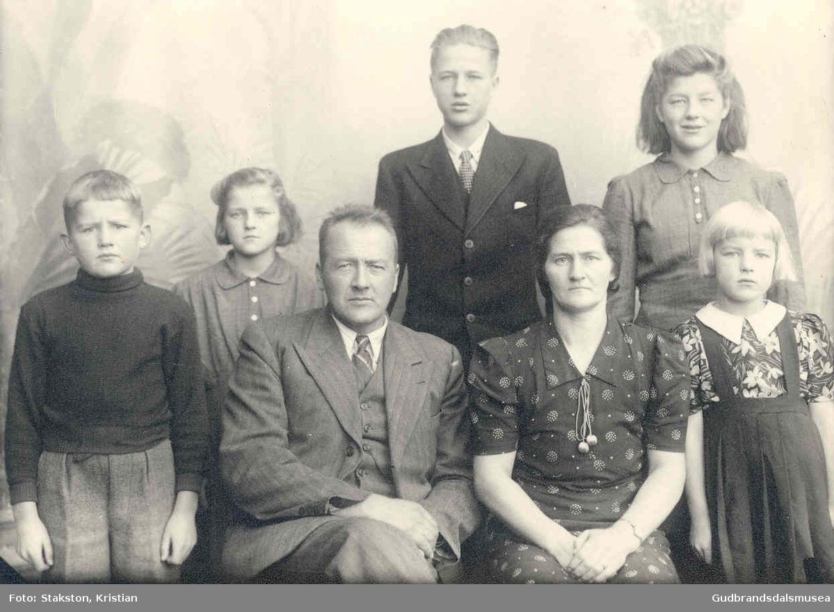 Jon Haugtredet (f. 1905) m.familie