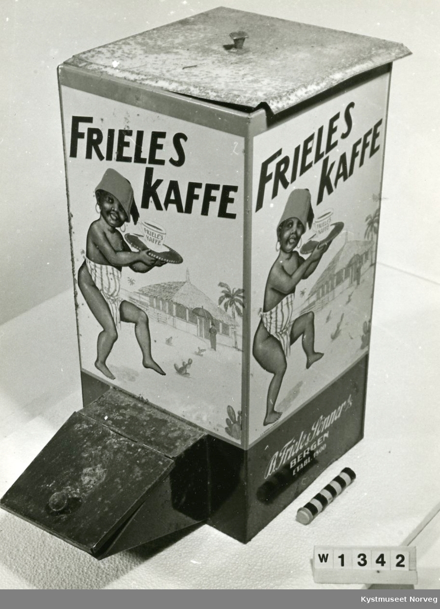 Negergutt m/kaffekopp, stråhytte, palme. FRIELES KAFFE