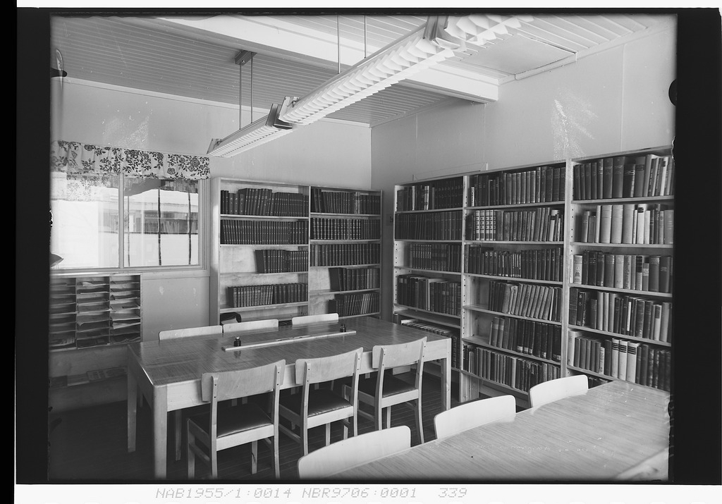 Lesesalen. Narvik biblioteks lokaler i forretningsbrakke i Kongens gate