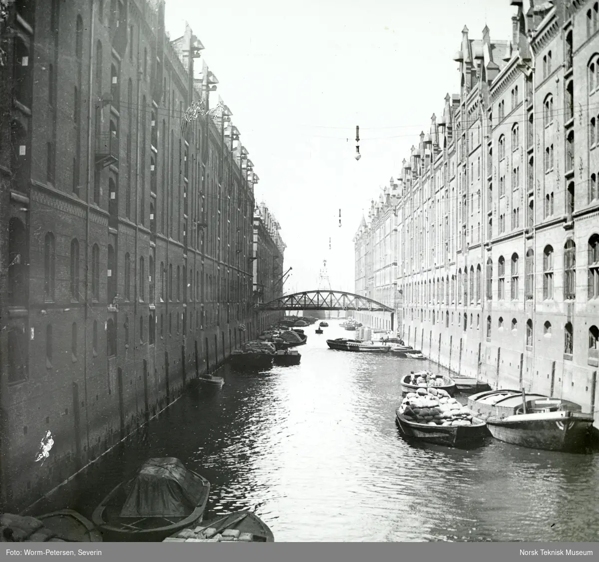 Kanalpart i Frihavnen i Hamburg