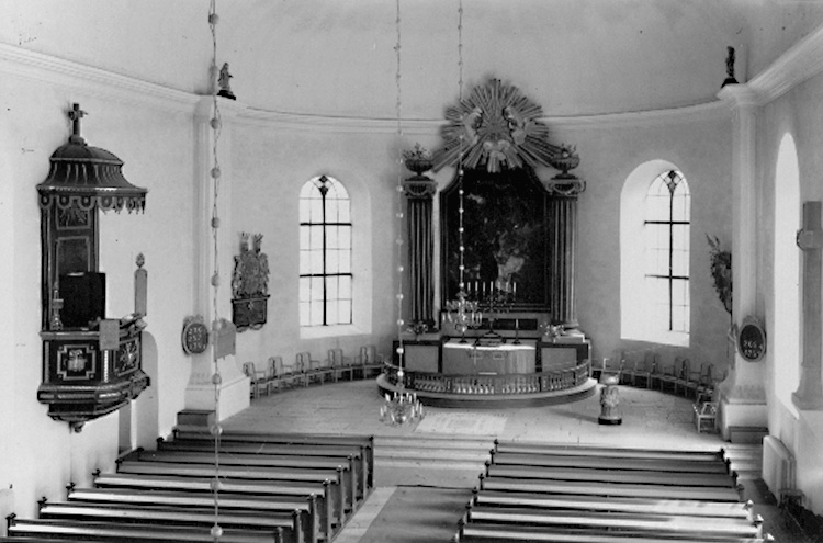 Interiör av Svennevads kyrka.