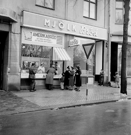 Brödaffären, exteriör, brödförsäljning.Järnvägsgatan 14, kvarter Bageriet.