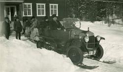 Album fra 1918-1934, "Snebrøyting." I følge merking i album: