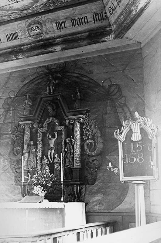 Altaret i Älgarås kyrka.