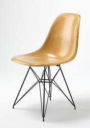 DSR Fiberglass Eiffel Tower Chair [Spisestuestol]