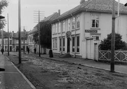 Ukjent gateparti fra Sandefjord 1909.