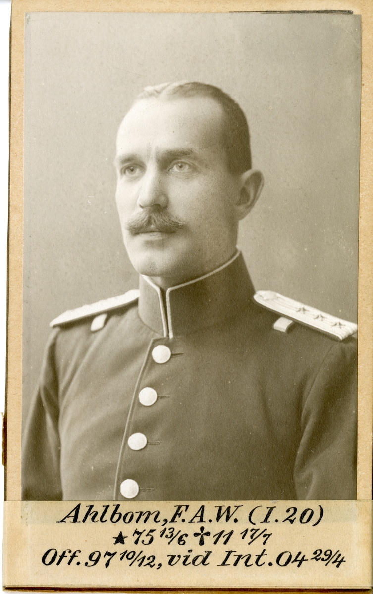 Porträtt av F.A.W. Ahlbom, officer vid Västerbottens regemente I 20.
Se även AMA.0009803.