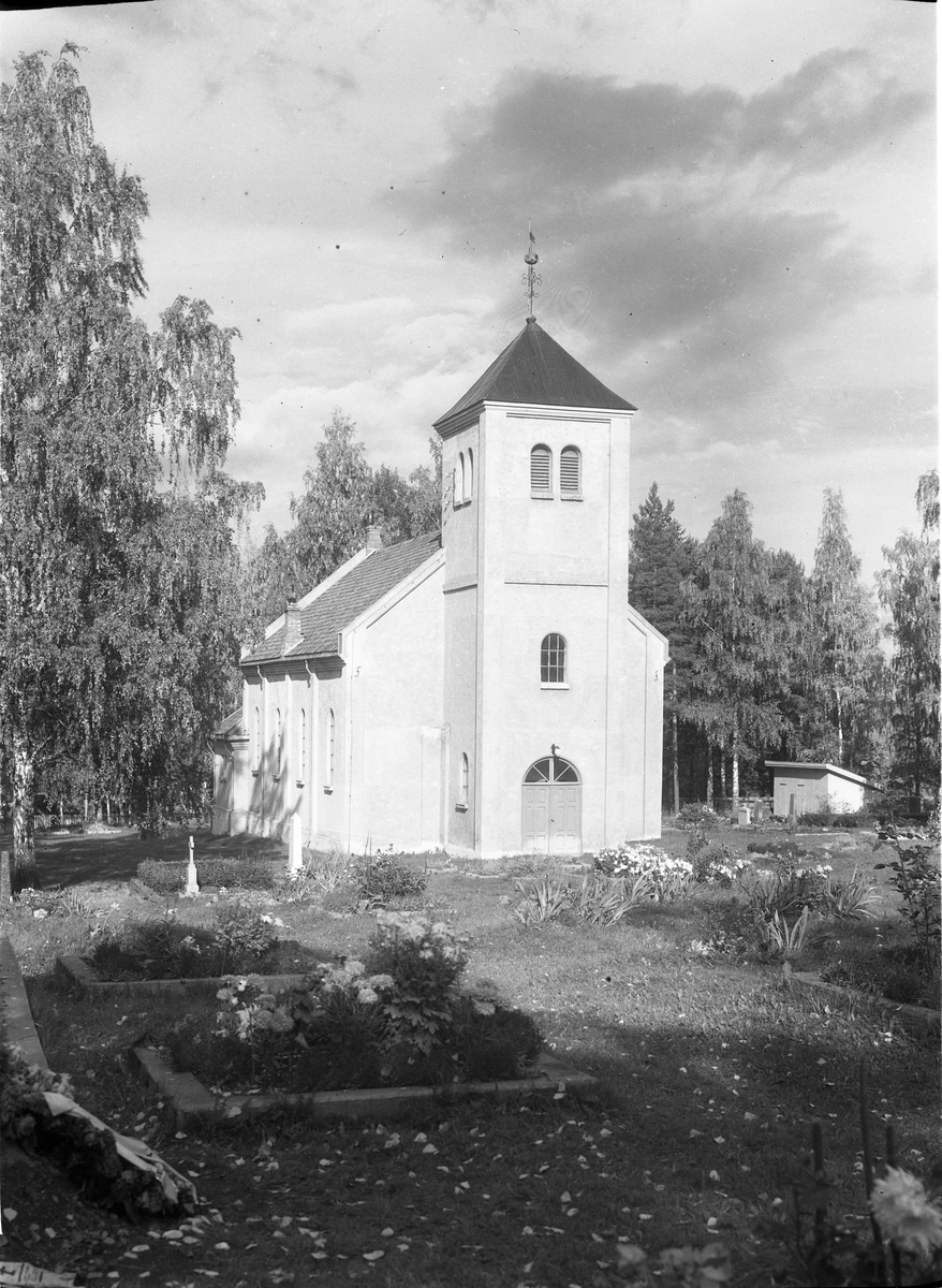 Totenvika kirke, Østre Toten, 1936-37.