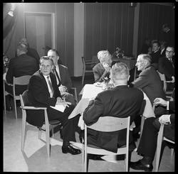 Jubilantfest for herrer. Fra kaffebordene.