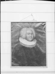 Prest i Fåberg Kirke. Repro.