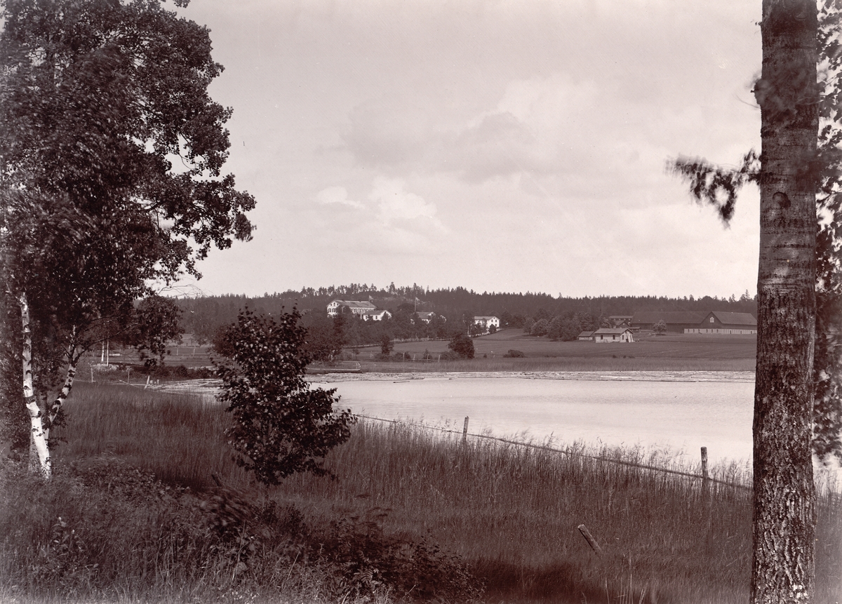 Alkvettern var ett bruk vid Lanforsen som höll på med stångjärnstillverkning fram till 1860, då det lades ner.