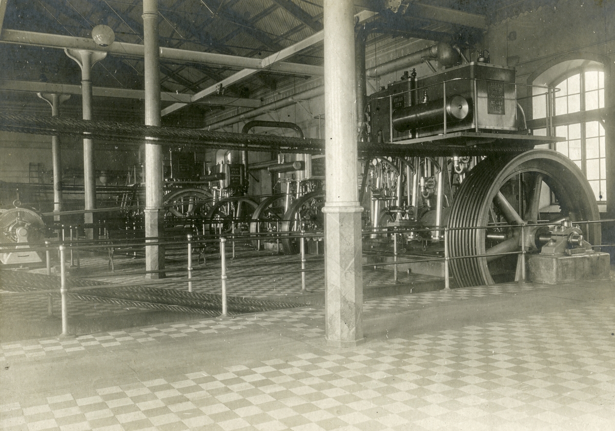 Maskinrummet vid Norbottens Malmförädlingsfabrik på Svartön i Luleå i augusti 1910.