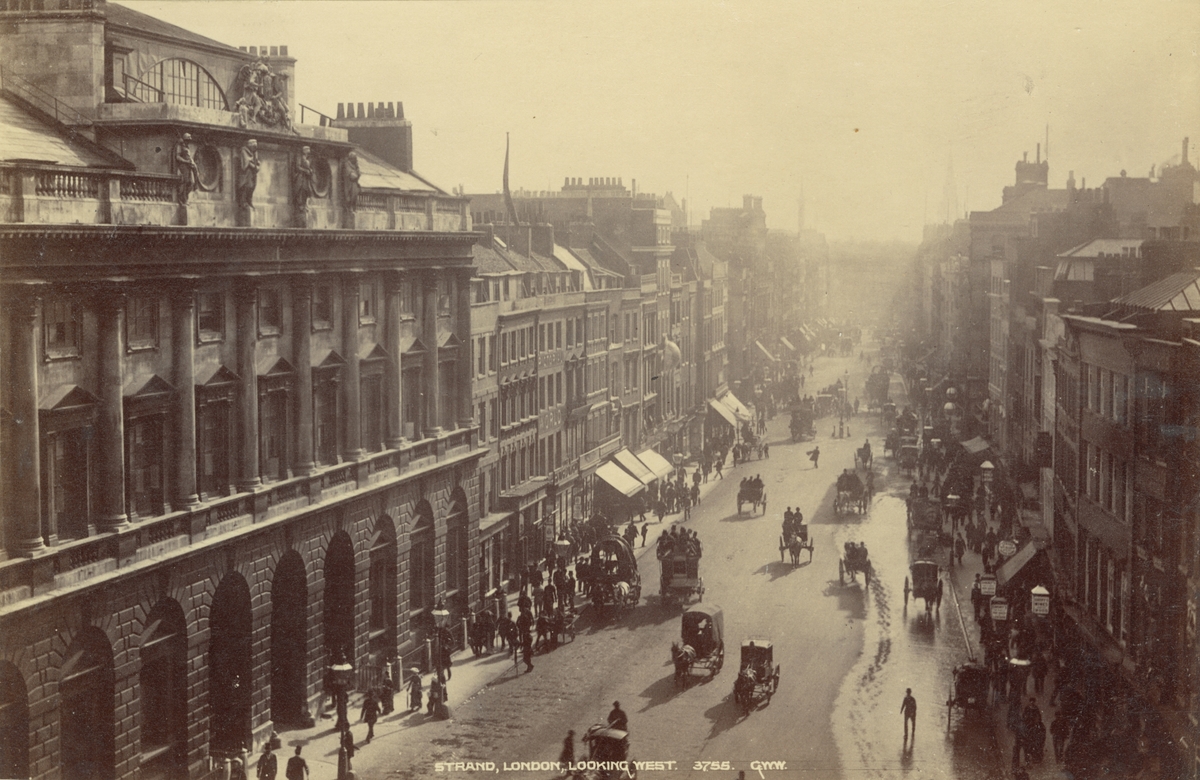 Strand, London, 1886. Sett från öster.